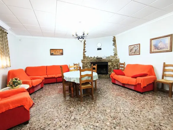 4-bedroom Country House In Yecla, Spain (190 M²)