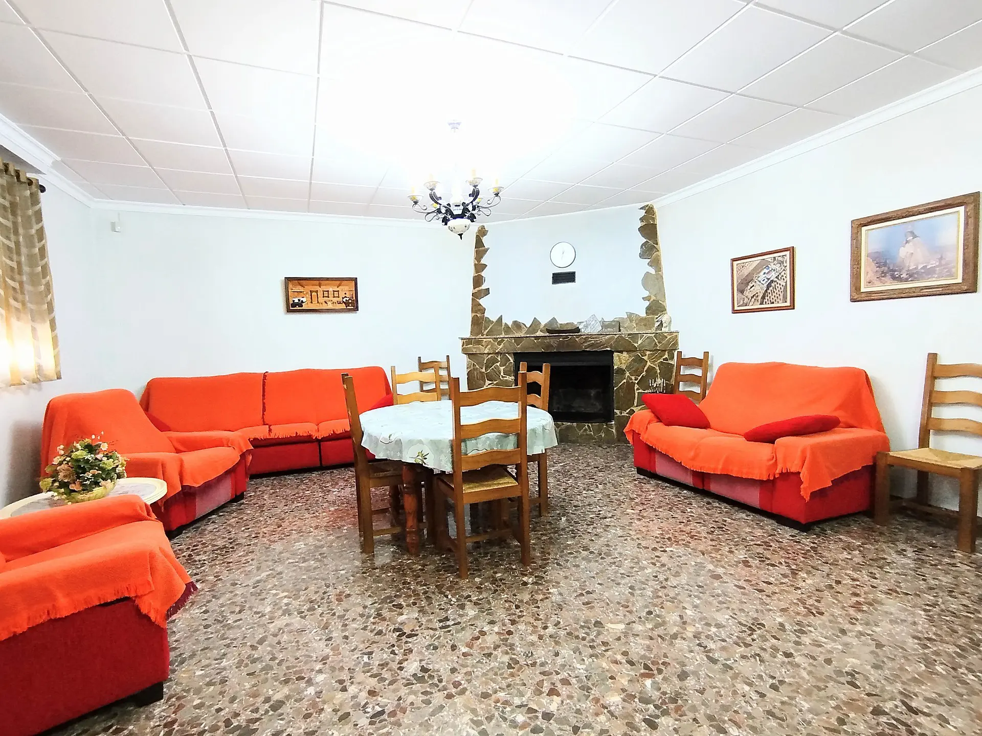 Country House Of 190 M² With A Garden In Yecla, Spain
