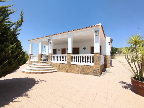 4-bedroom Country House In Yecla, Spain (190 M²)