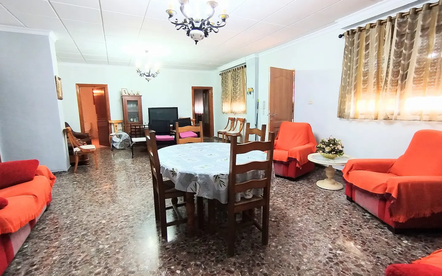 Country House Of 190 M² With A Garden In Yecla, Spain