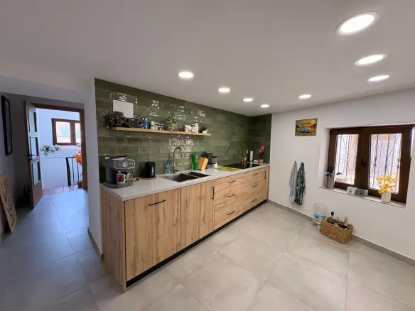 4-bedroom Townhouse In Biar, Spain (321 M²)