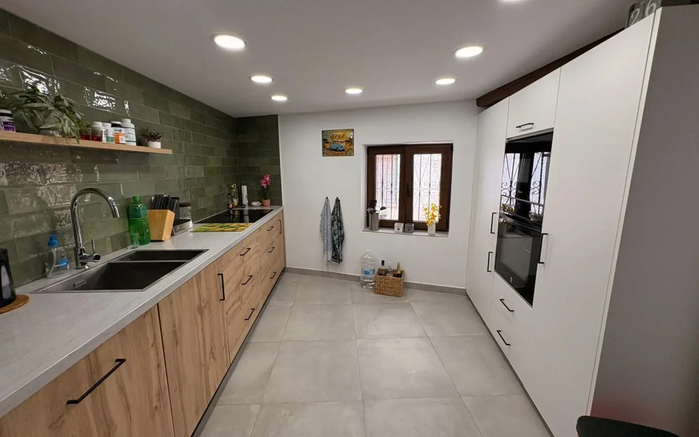 4-bedroom Townhouse In Biar, Spain (321 M²)