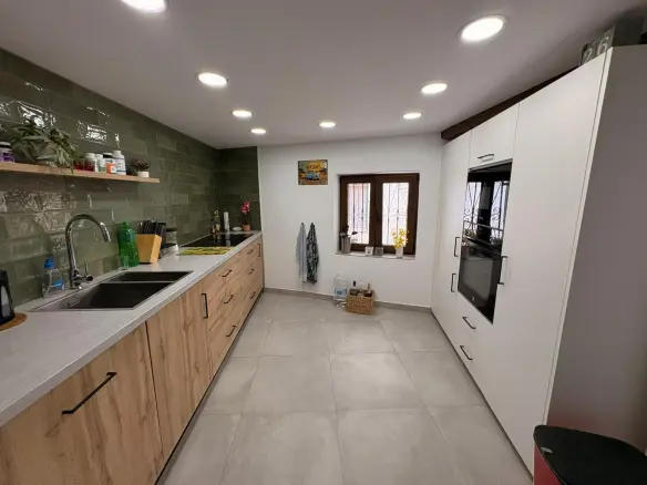 4-bedroom Townhouse In Biar, Spain (321 M²)