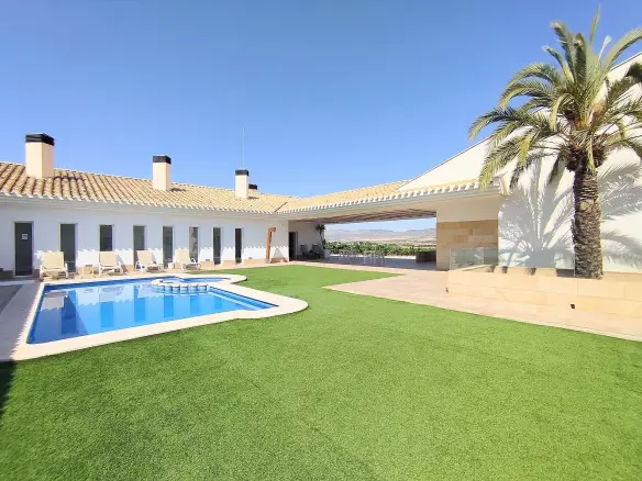11-bedroom Country House In Yecla, Spain (25.000 M²)