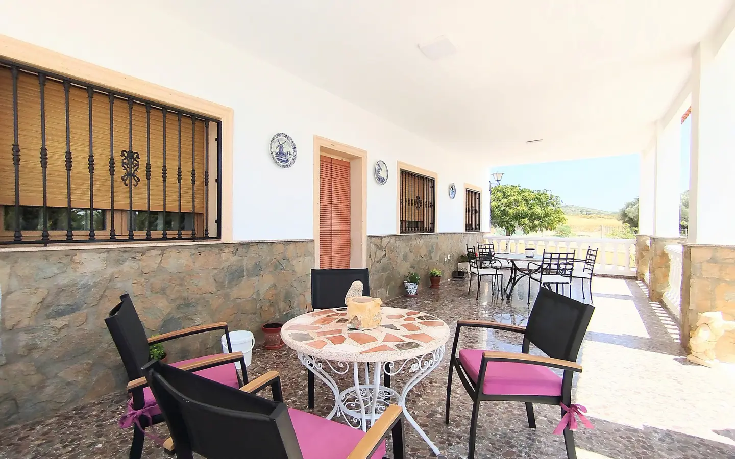 Country House Of 190 M² With A Garden In Yecla, Spain
