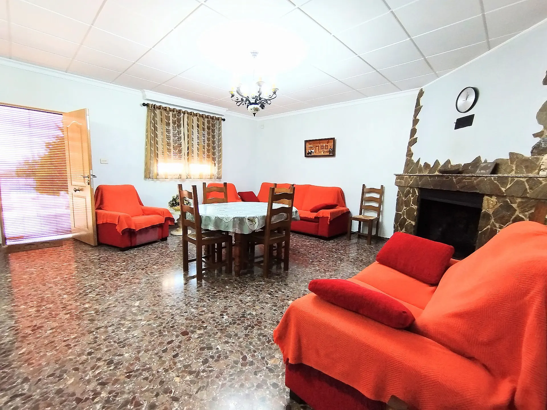 Country House Of 190 M² With A Garden In Yecla, Spain