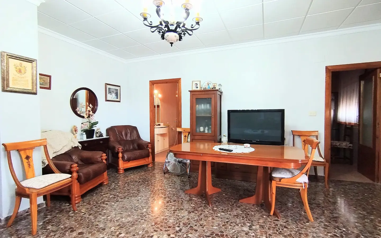 Country House Of 190 M² With A Garden In Yecla, Spain