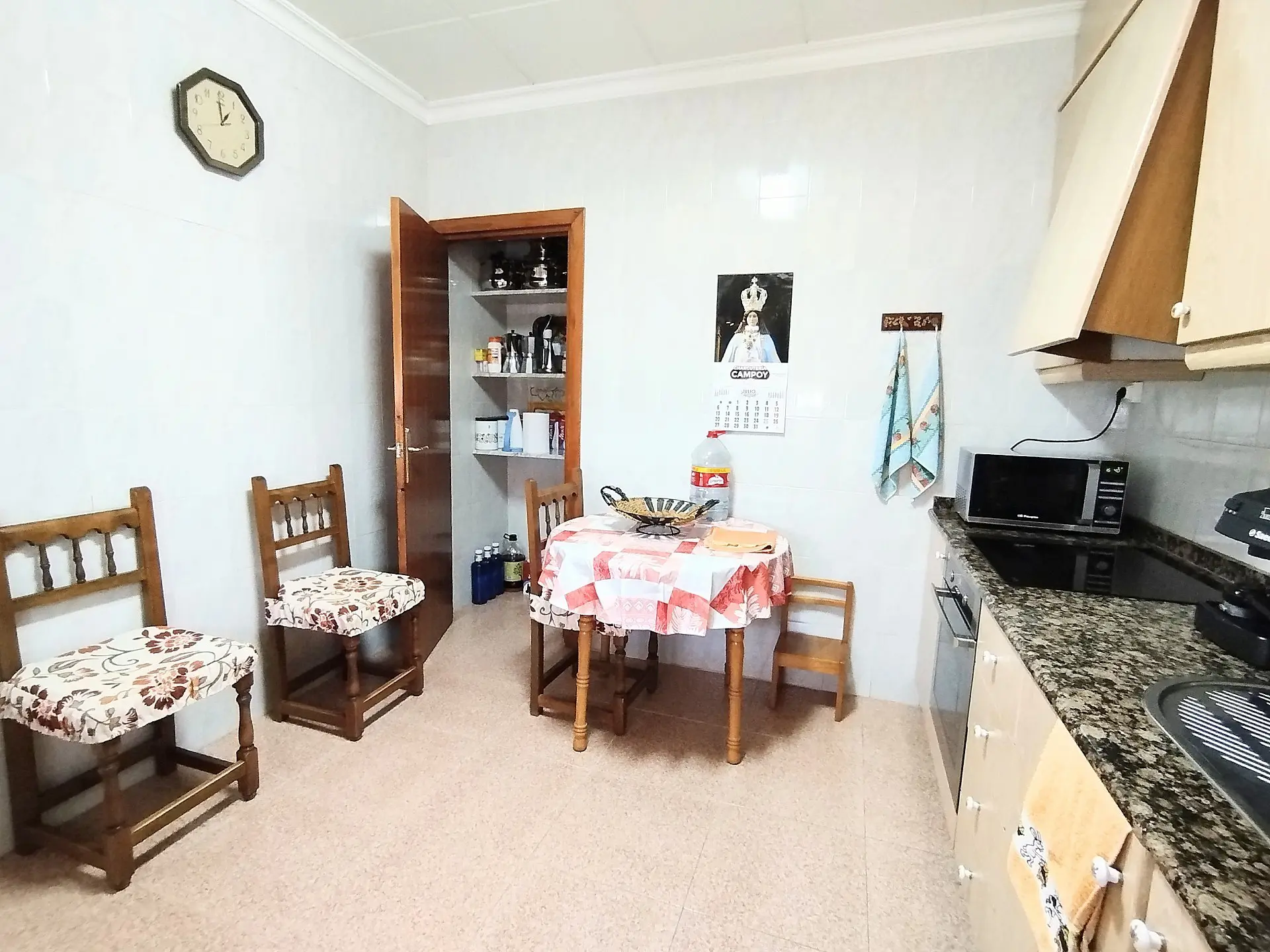 Country House Of 190 M² With A Garden In Yecla, Spain