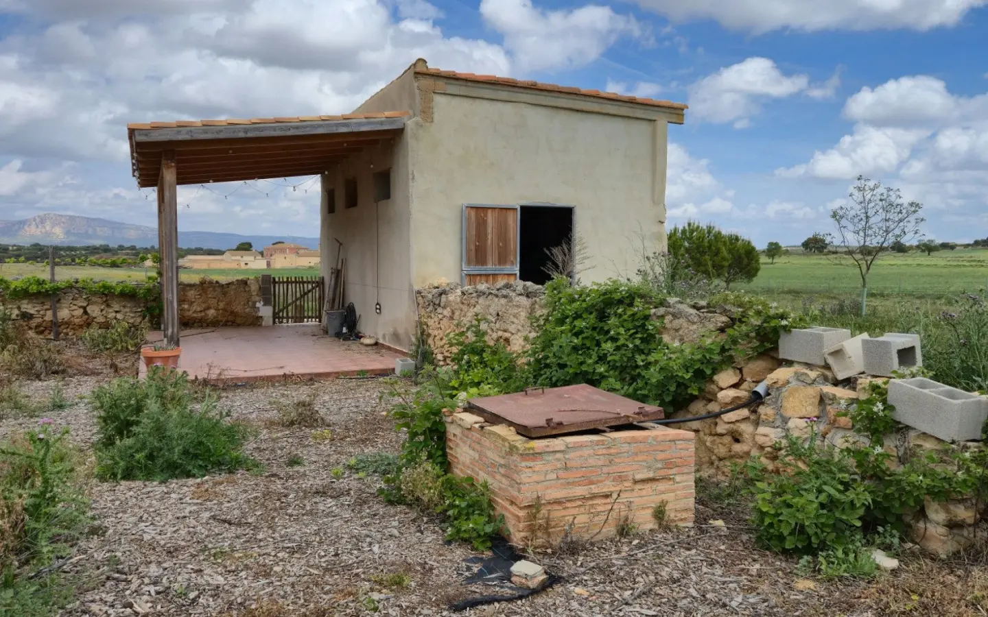 Commercial Of 622 M² In Almansa, Spain