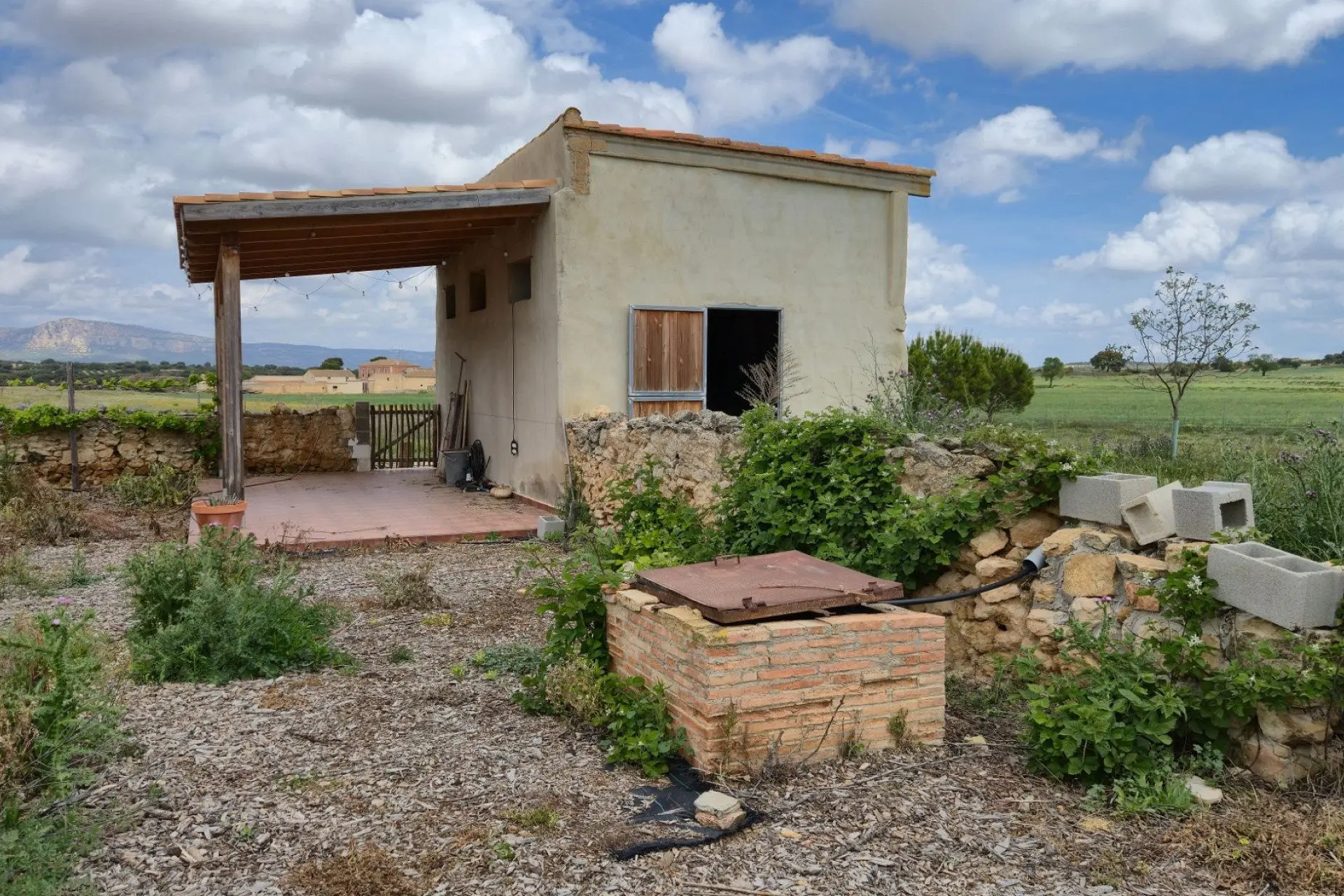 Commercial Of 622 M² In Almansa, Spain