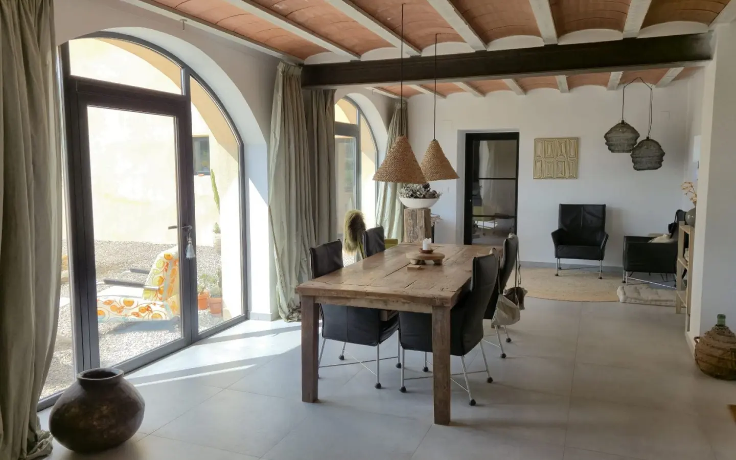 Commercial Of 622 M² In Almansa, Spain