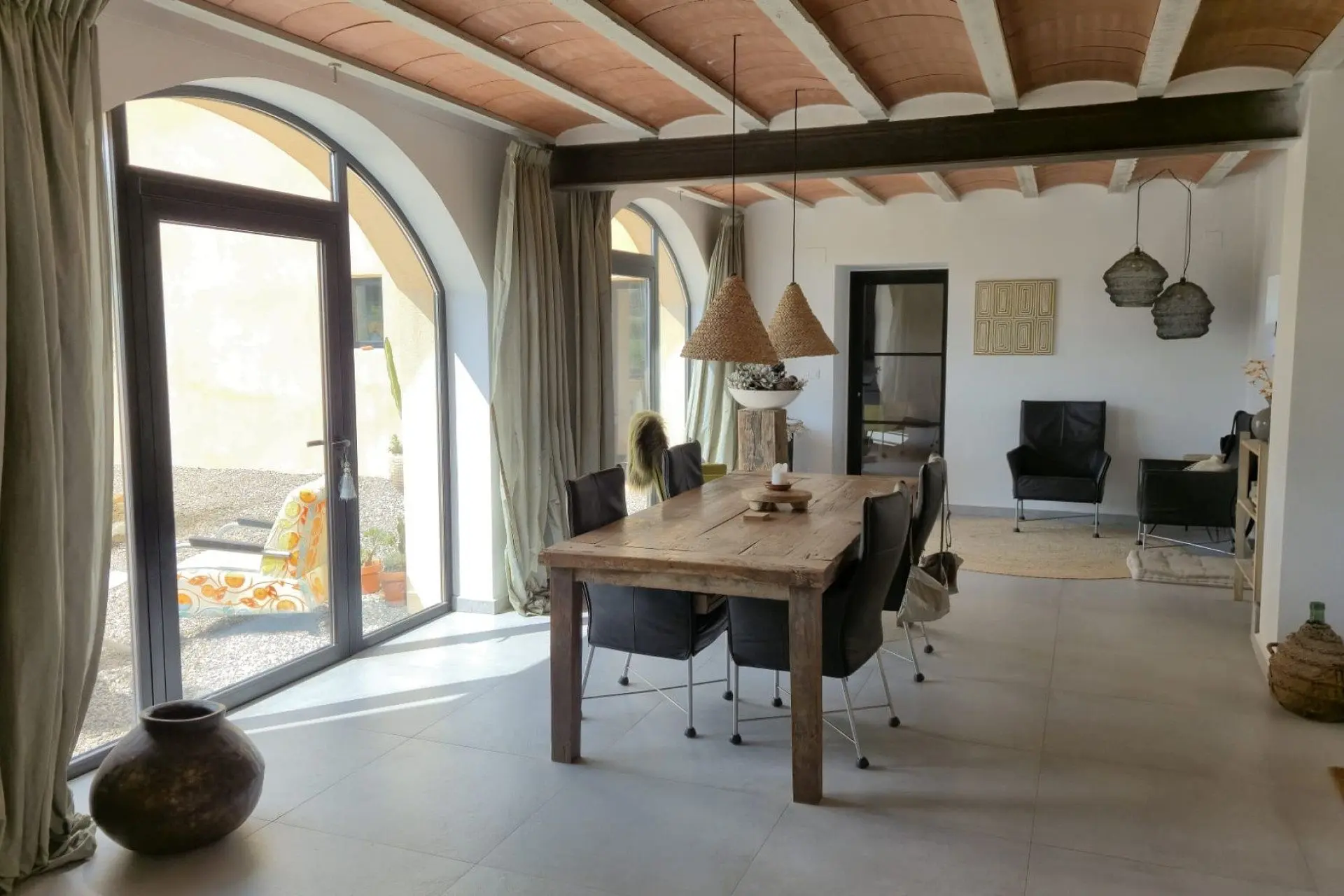 Commercial Of 622 M² In Almansa, Spain