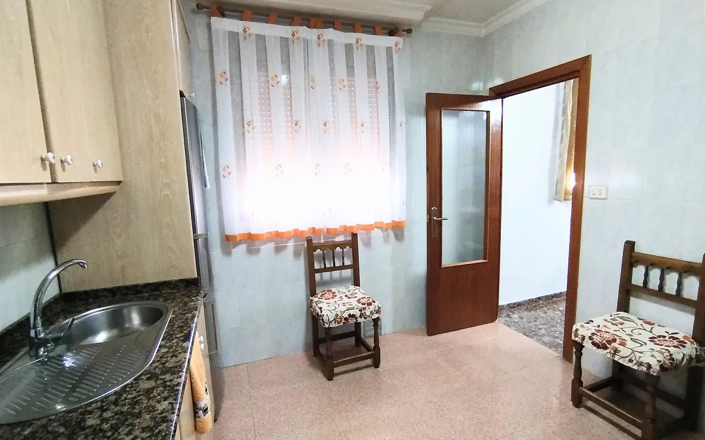 Country House Of 190 M² With A Garden In Yecla, Spain