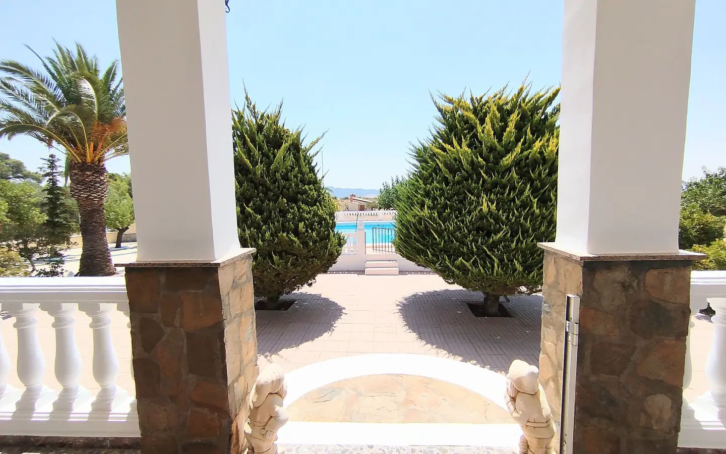 Country House Of 190 M² With A Garden In Yecla, Spain