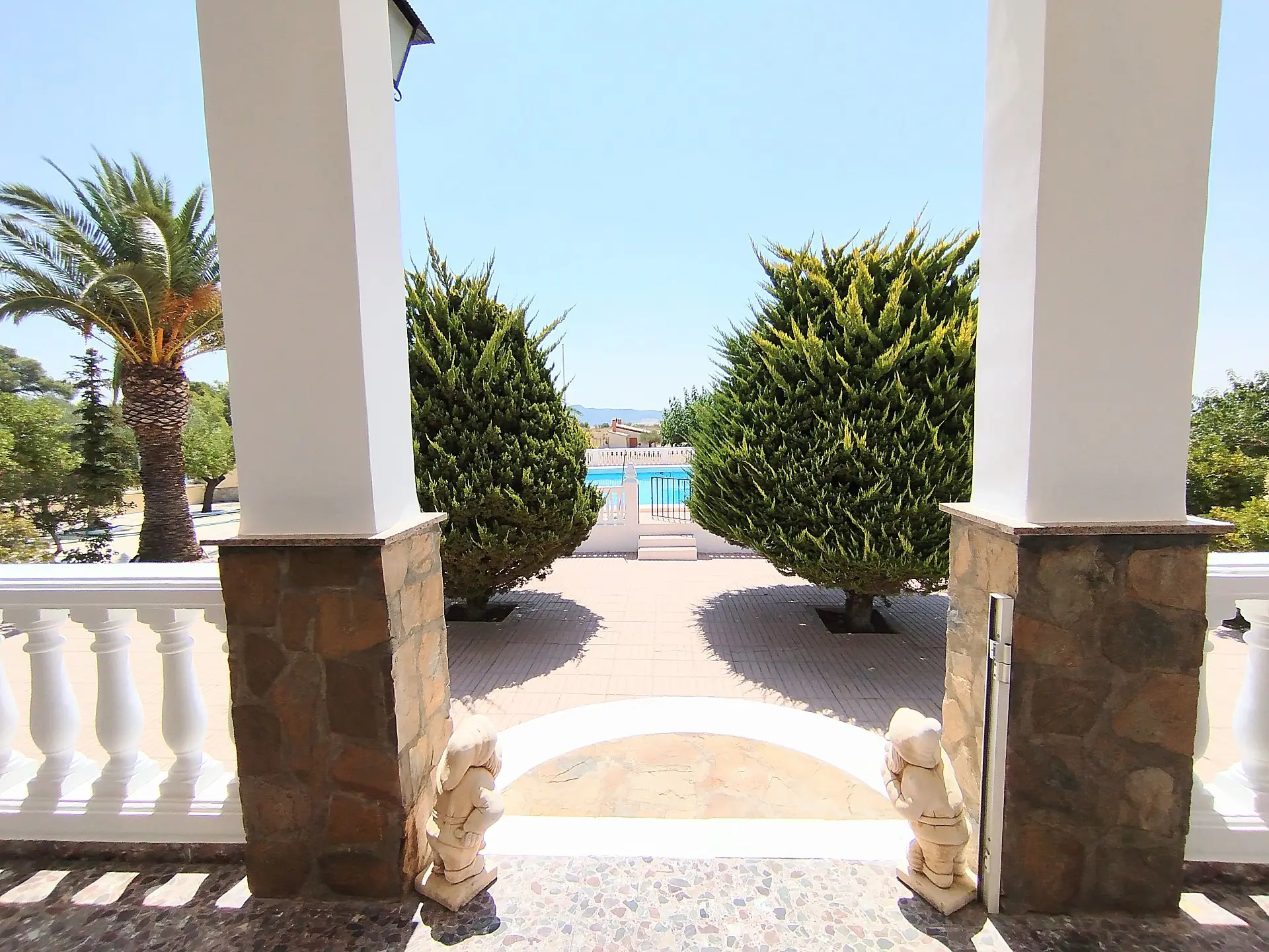 Country House Of 190 M² With A Garden In Yecla, Spain