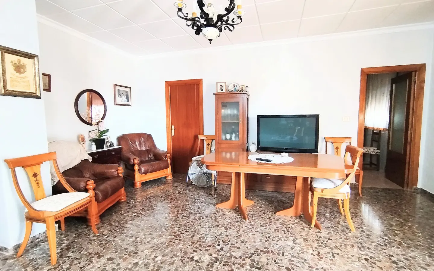Country House Of 190 M² With A Garden In Yecla, Spain