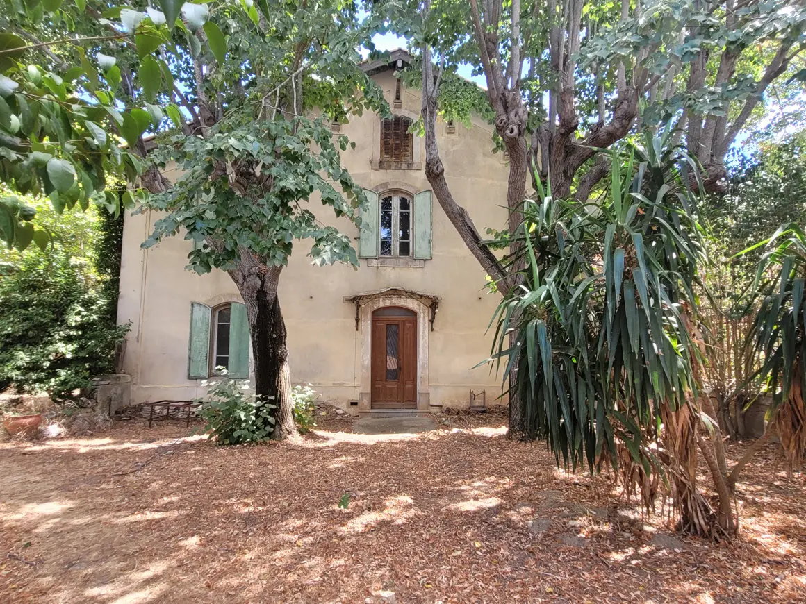 House Of 420 M² In Narbonne, France