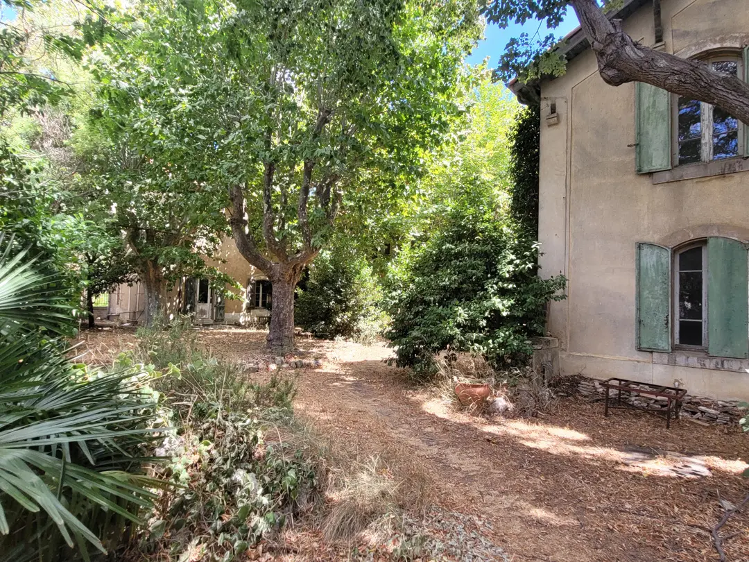 House Of 420 M² In Narbonne, France