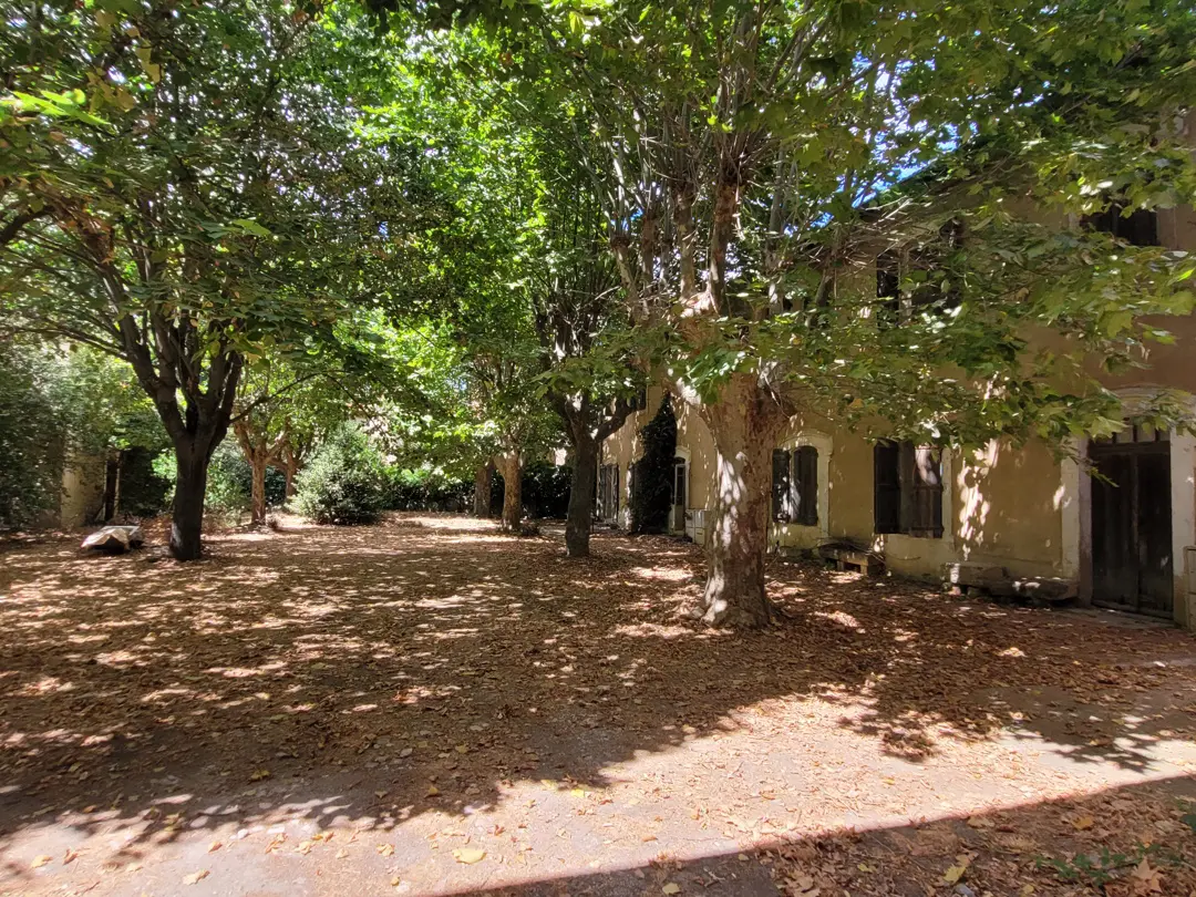 House Of 420 M² In Narbonne, France