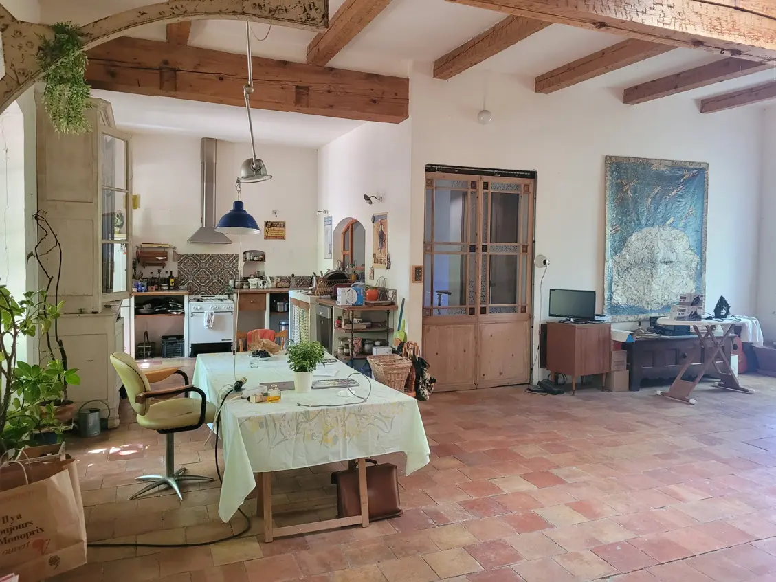 House Of 420 M² In Narbonne, France
