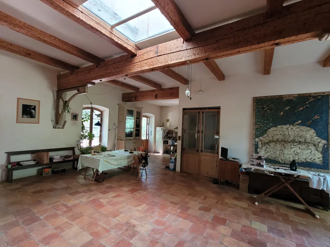 House Of 420 M² In Narbonne, France