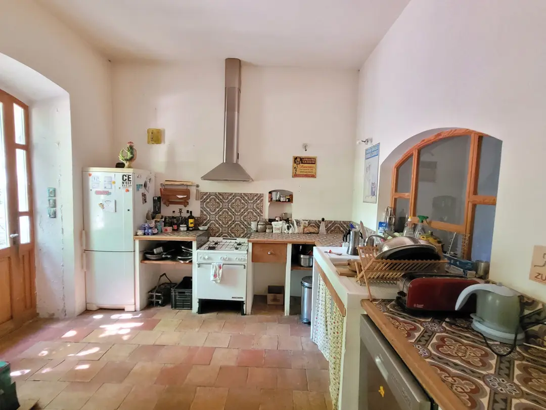 House Of 420 M² In Narbonne, France
