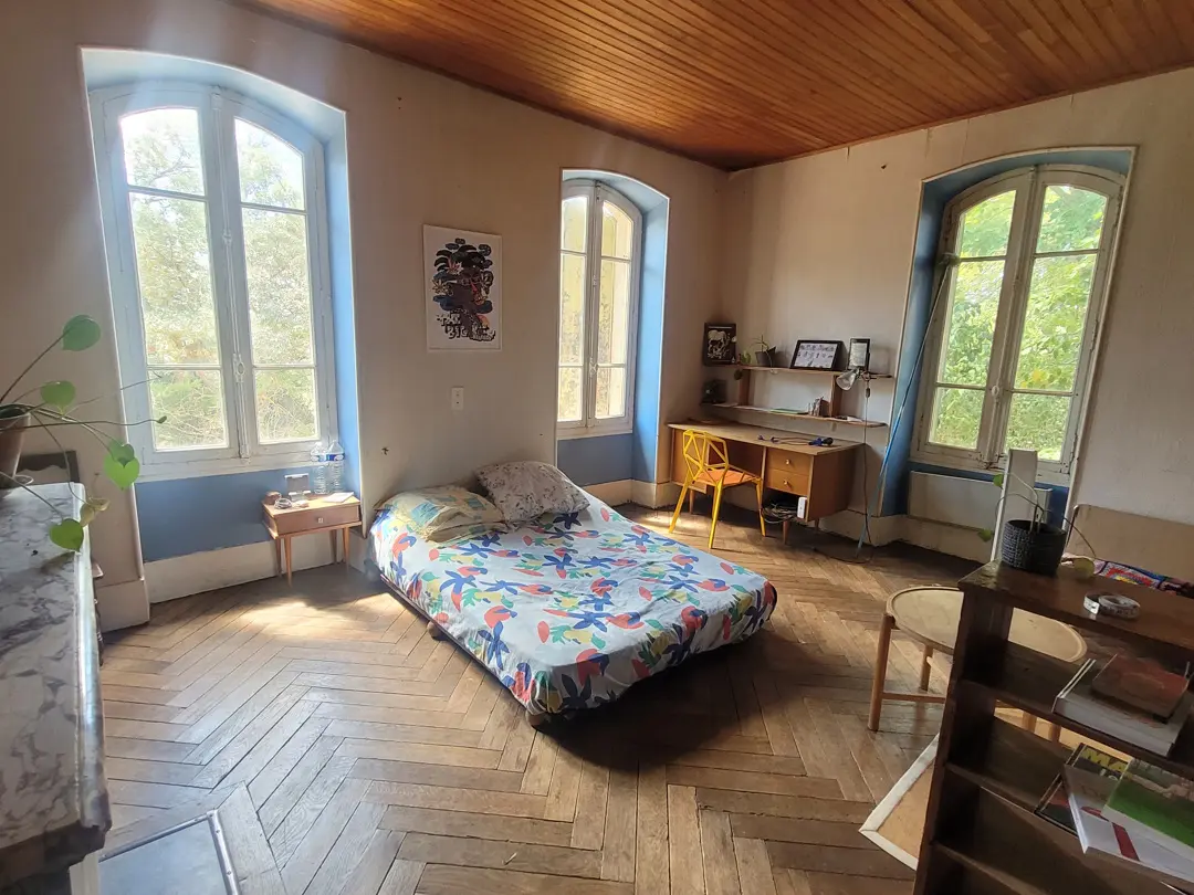 House Of 420 M² In Narbonne, France