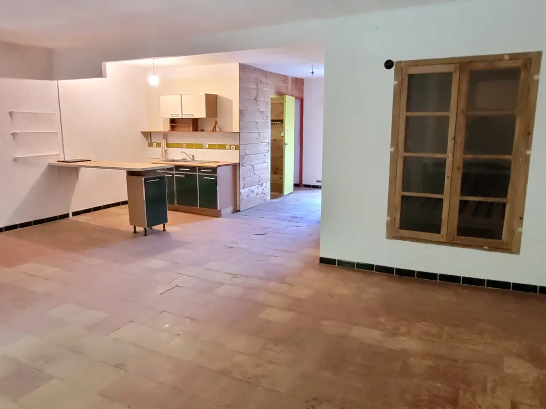 House Of 420 M² In Narbonne, France