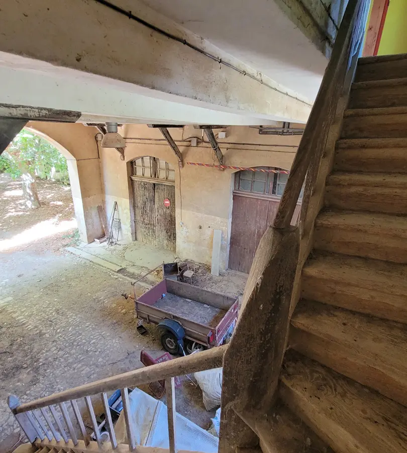 House Of 420 M² In Narbonne, France