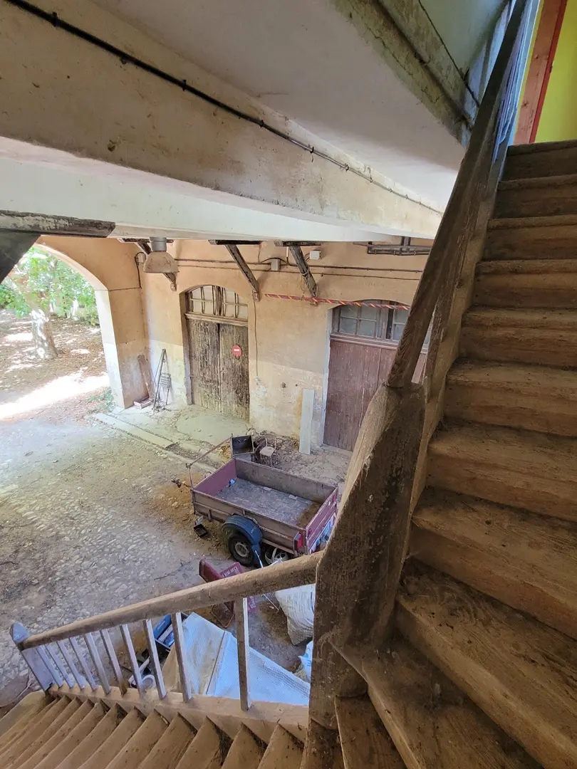 House Of 420 M² In Narbonne, France