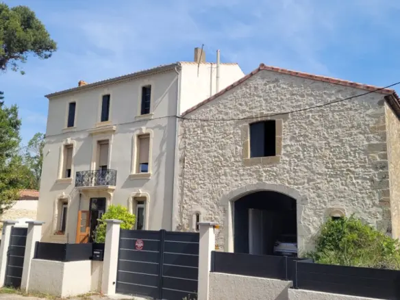 House Of 300 M² In Saint Pierre La Mer, France