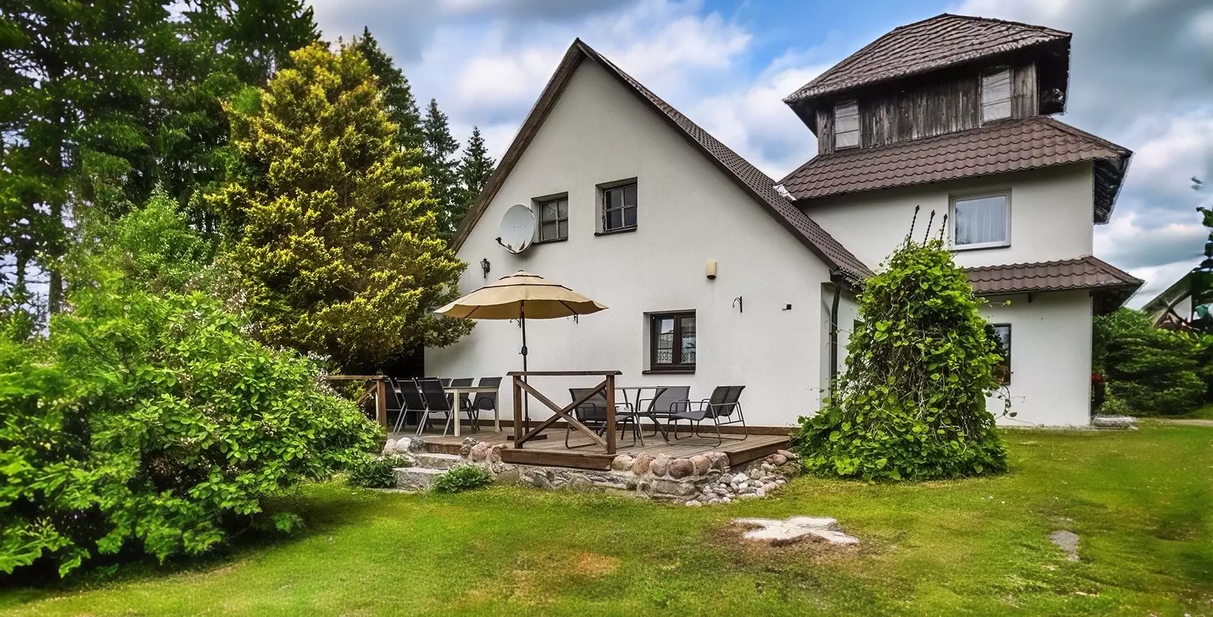 Private Estate Of 5.5 Ha With Two Ponds, Guest Accommodation & Event Facilities