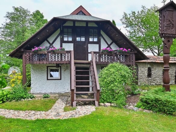 Private Estate Of 5.5 Ha With Two Ponds, Guest Accommodation & Event Facilities