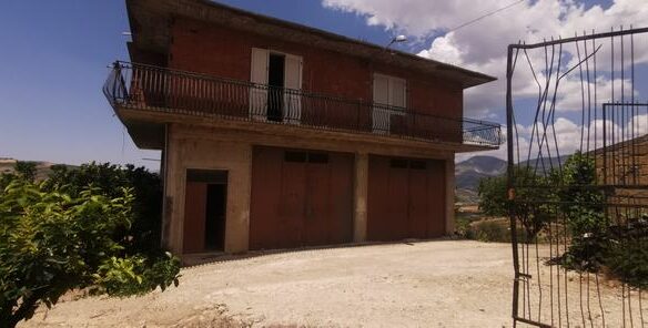 Villa Of 1000 M² With Panoramic View In Salvo Cda Boschetto, Alessandria