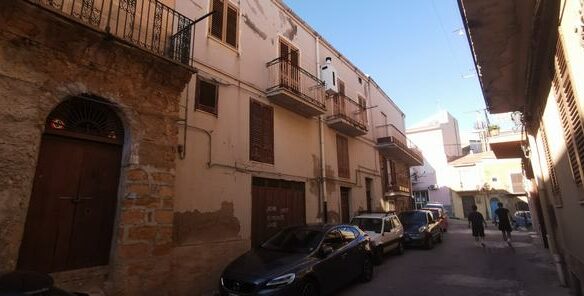 Townhouse Of 120 M² In Sicily – Casa Cammarata Via Siracusa