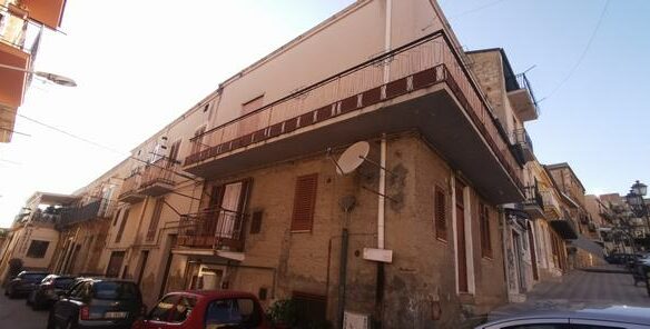 Townhouse Of 120 M² In Sicily – Casa Cammarata Via Siracusa
