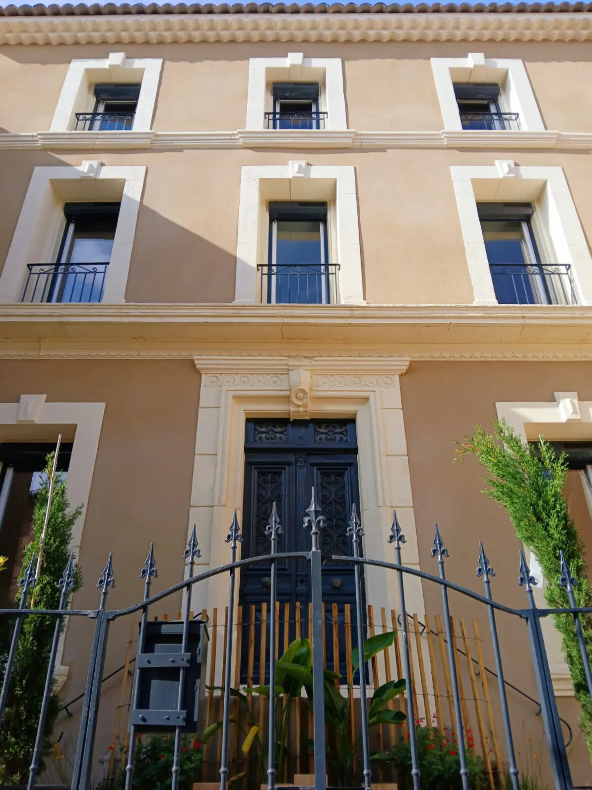 House Of 298 M² In Magalas, France