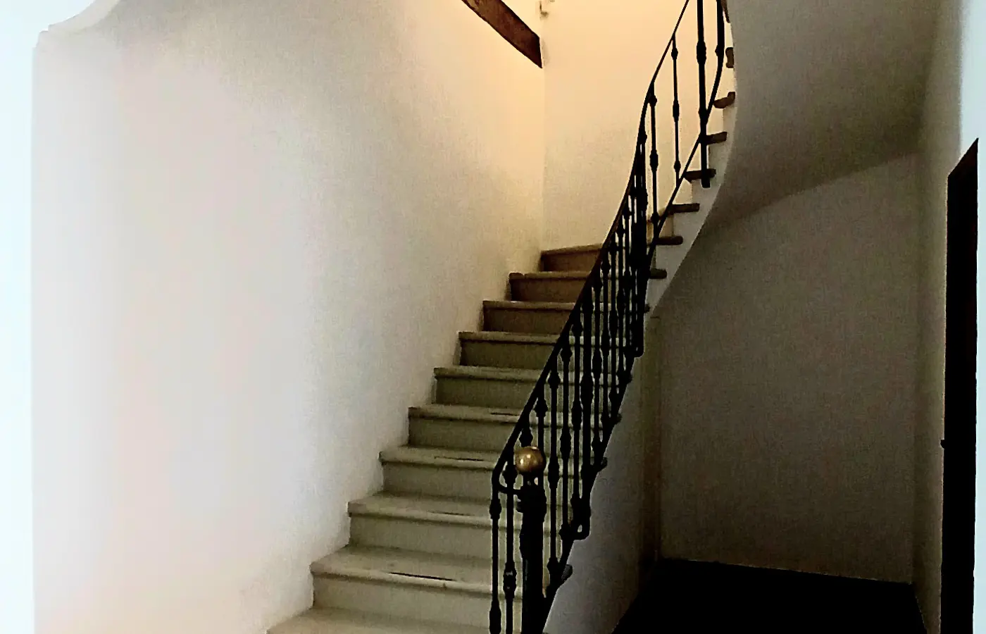 House Of 298 M² In Magalas, France