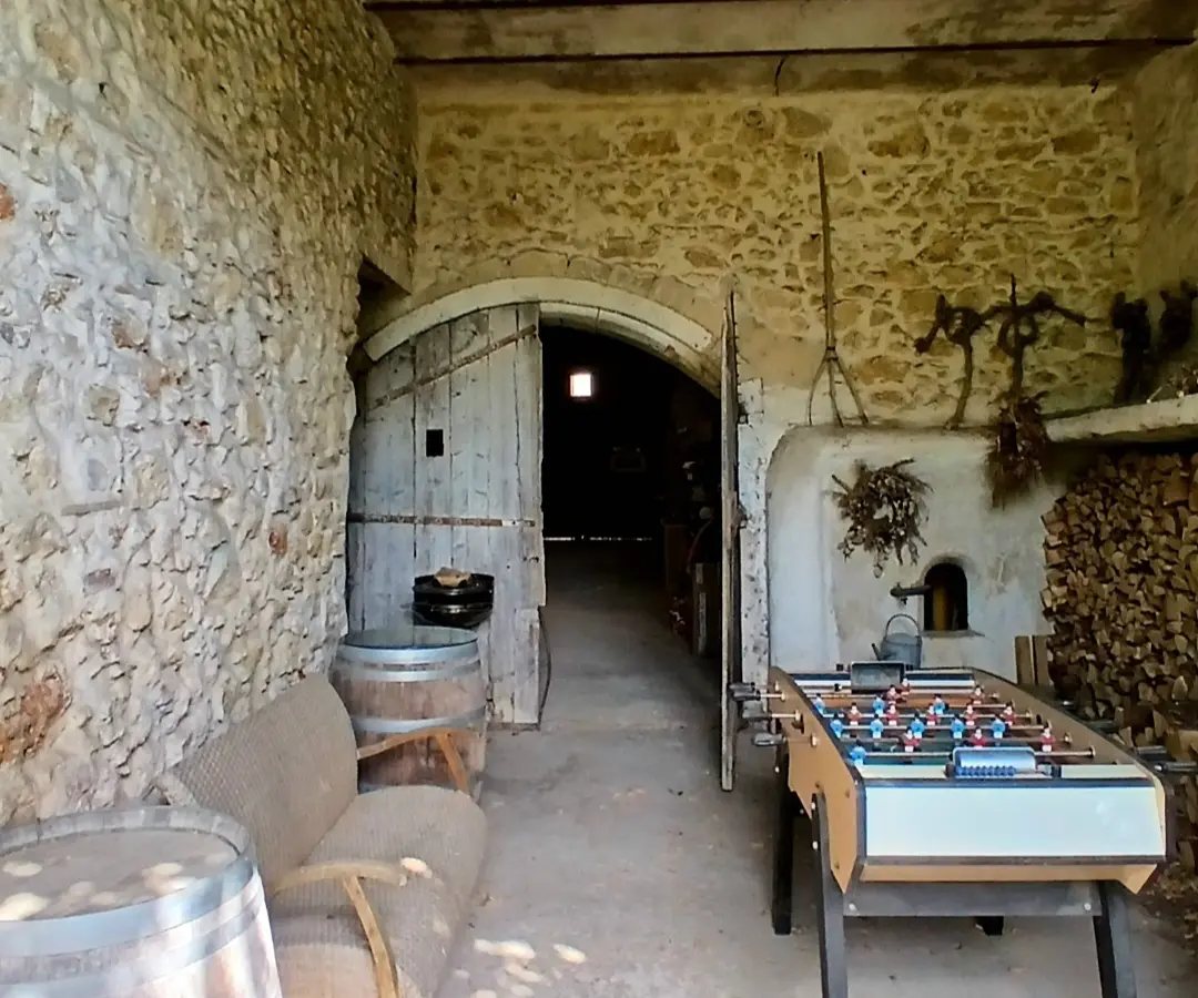House Of 140 M² In Pouzolles, France