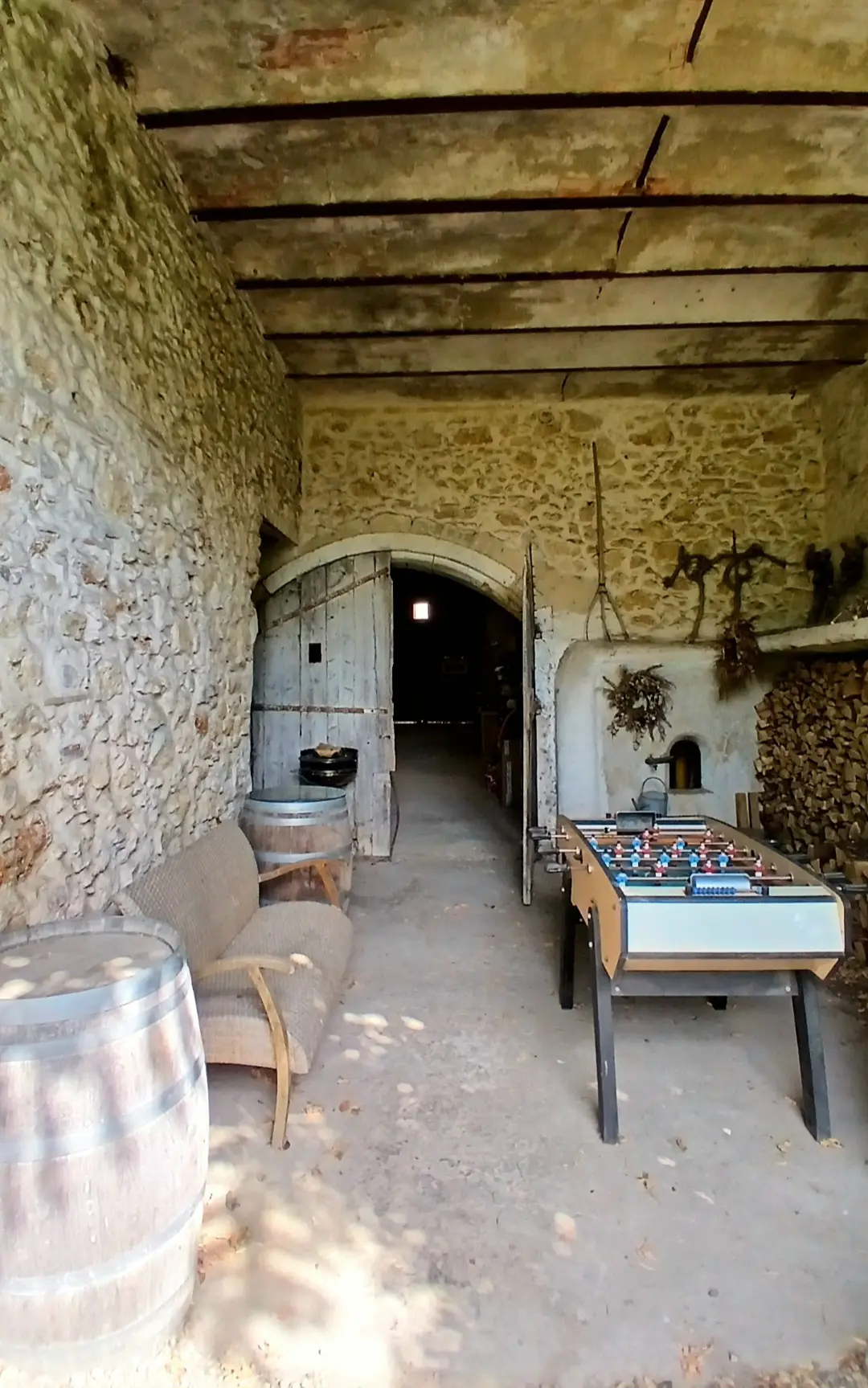 House Of 140 M² In Pouzolles, France