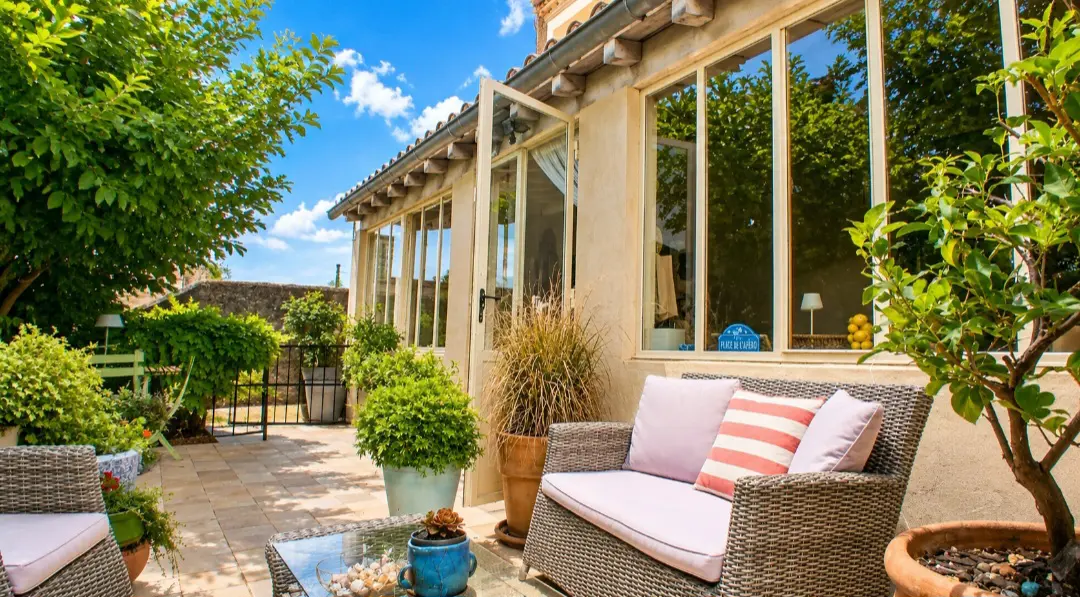 House Of 140 M² In Pouzolles, France