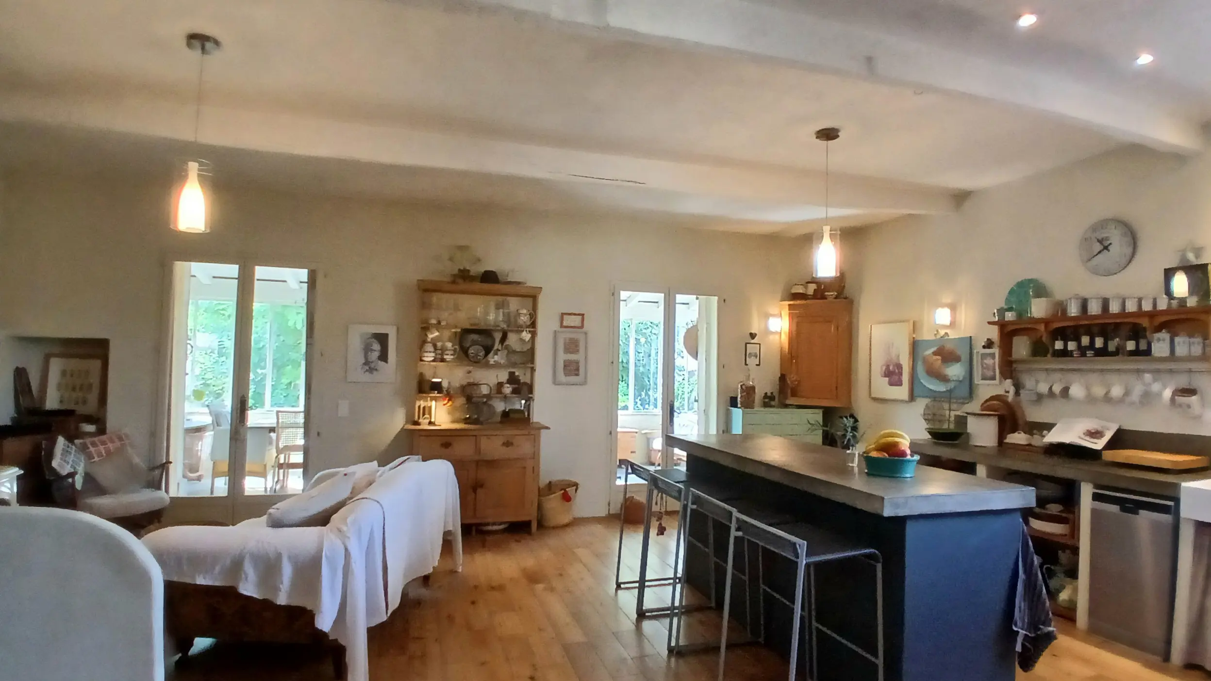 House Of 140 M² In Pouzolles, France