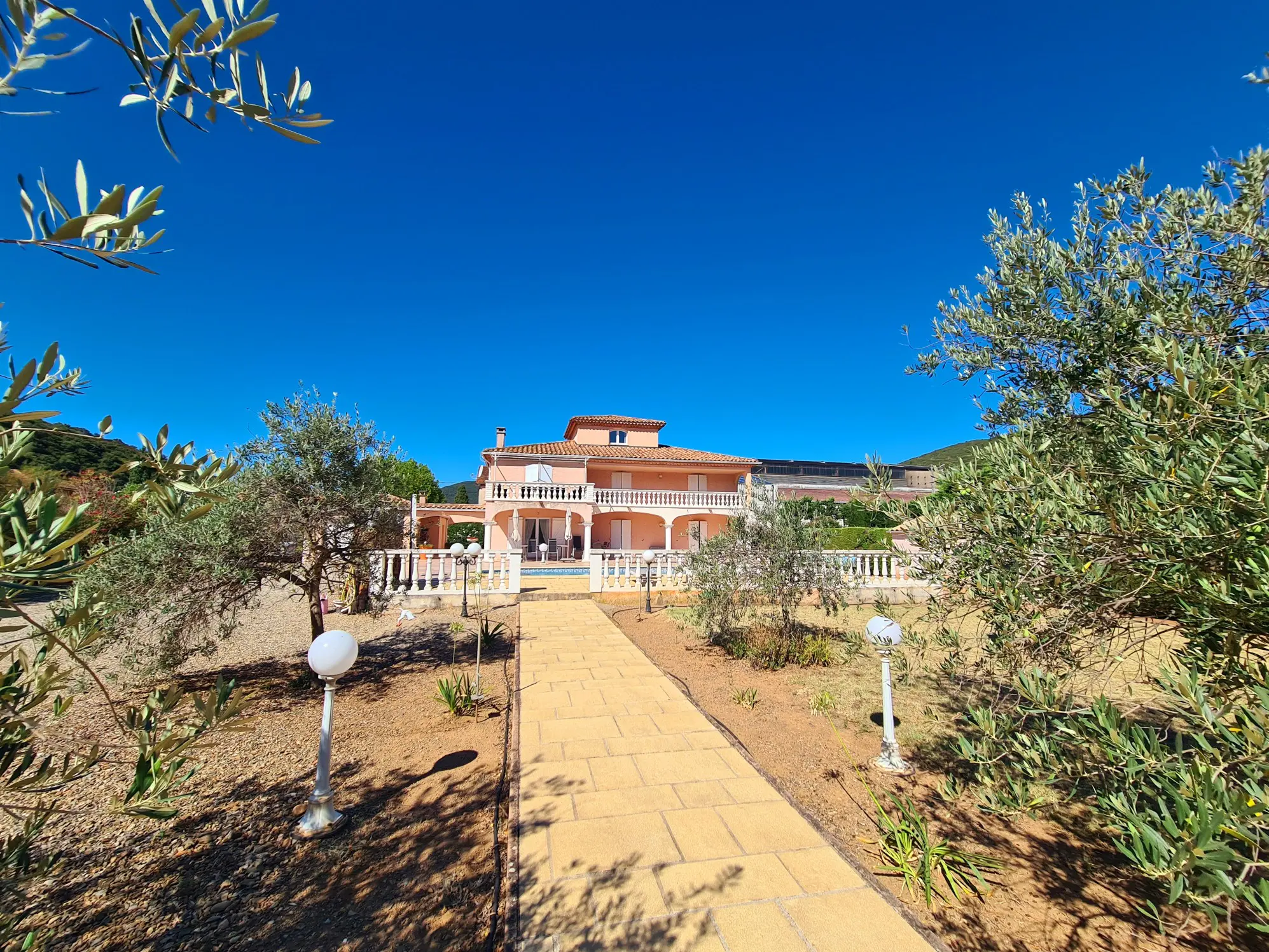 Detached House Of 248 M² In Cessenon Sur Orb, France
