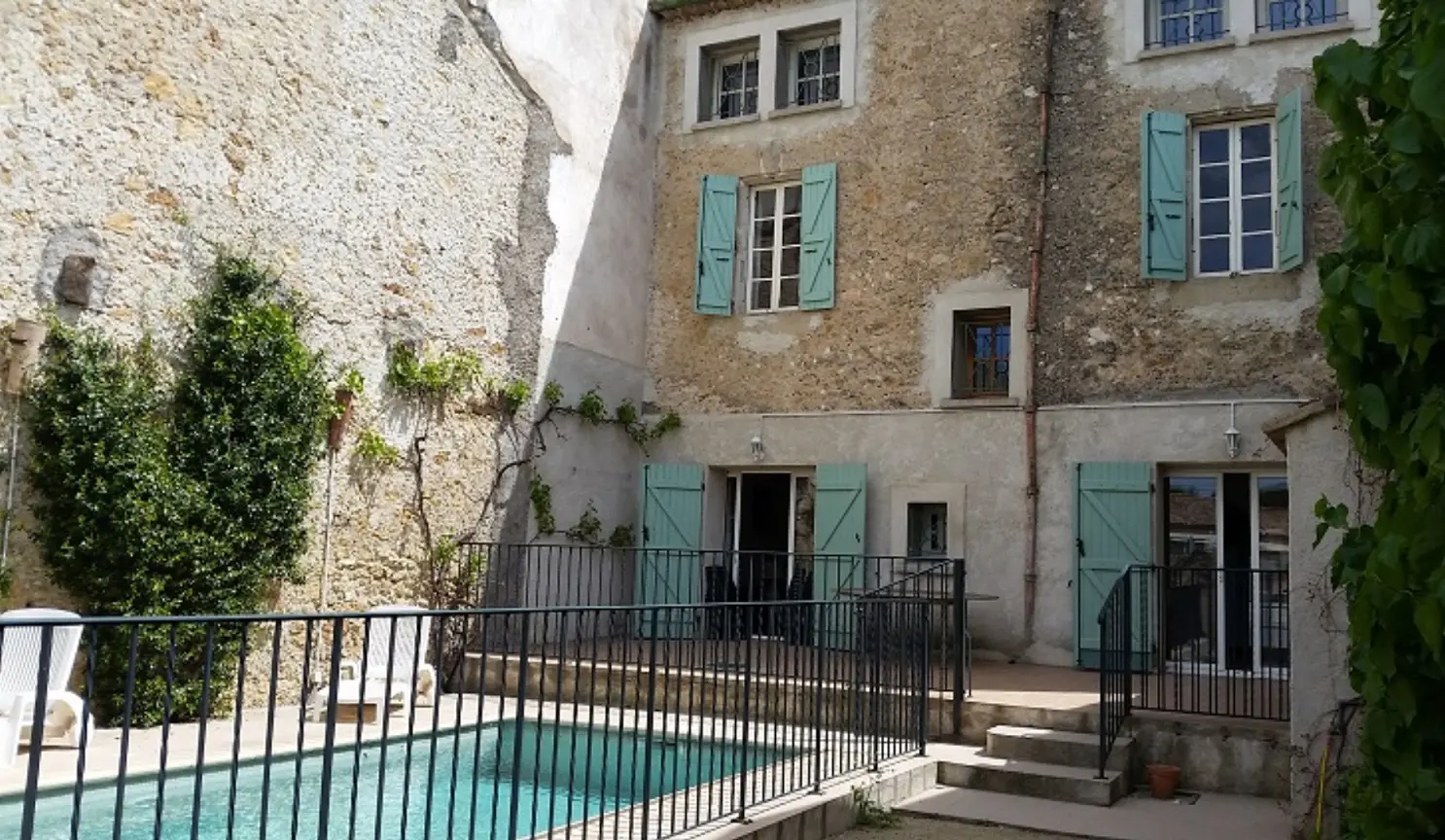 House Of 235 M² In Autignac