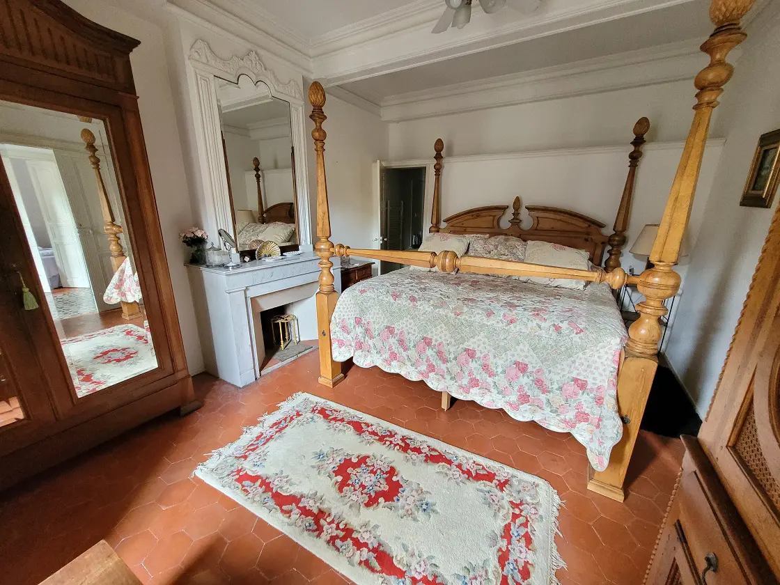 House Of 235 M² In Autignac