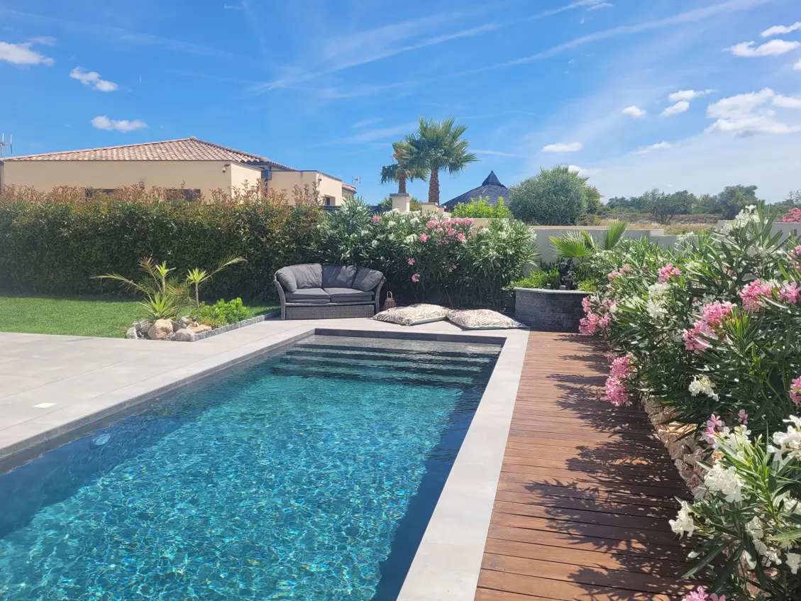 Detached House Of 160 M² With Garden In Saint Genies De Fontedit
