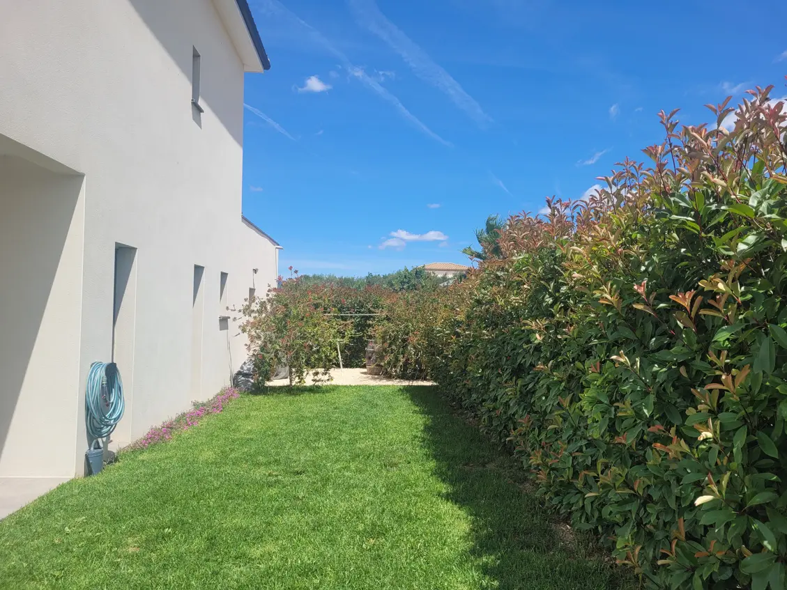 Detached House Of 160 M² With Garden In Saint Genies De Fontedit
