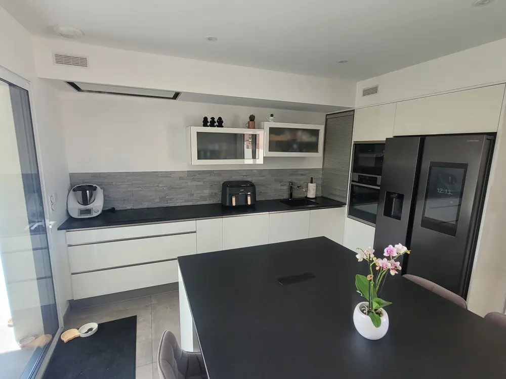 Detached House Of 160 M² With Garden In Saint Genies De Fontedit