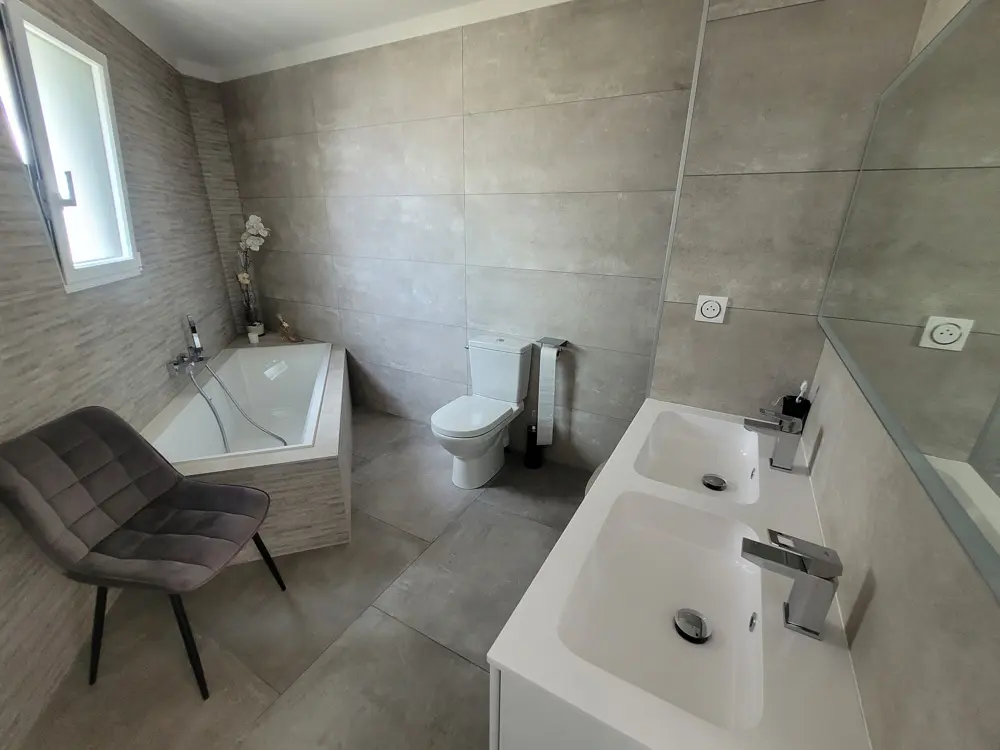 Detached House Of 160 M² With Garden In Saint Genies De Fontedit