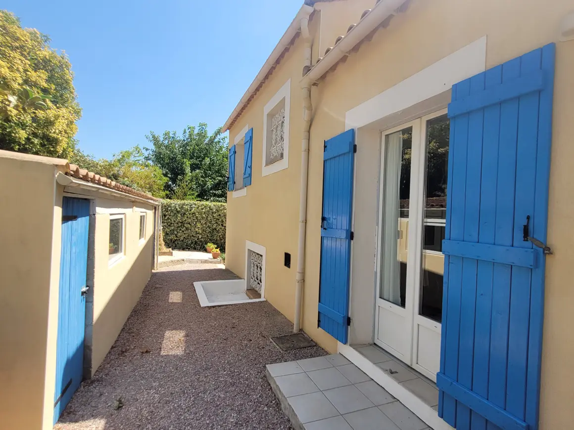Detached House Of 180 M² In Thezan Les Beziers
